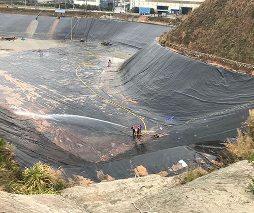 陵城废水池清理