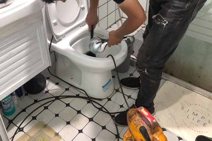 陵城马桶堵塞自己疏通还是找师傅?专业上门服务让你省时更省心